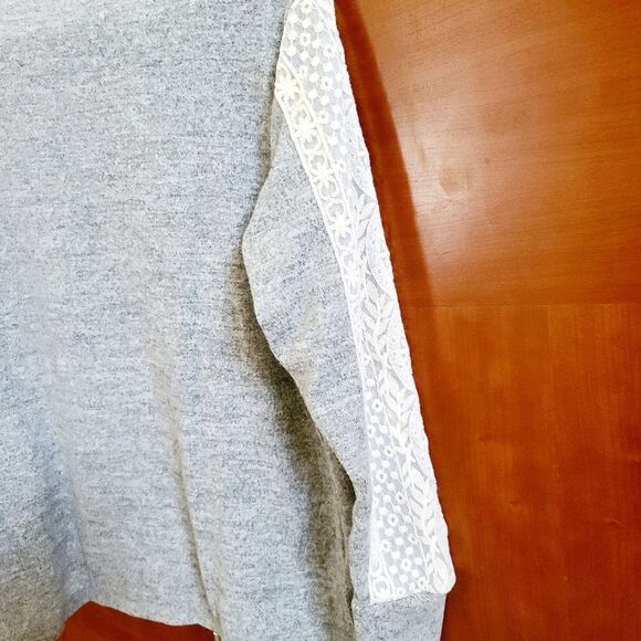 Flora Nikrooz women's lace sleeve top - Picture 11 of 12